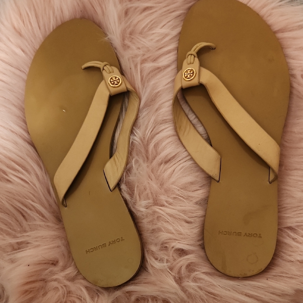 Tory Burch Tan Sandals Minimalist Design SZ 7.5